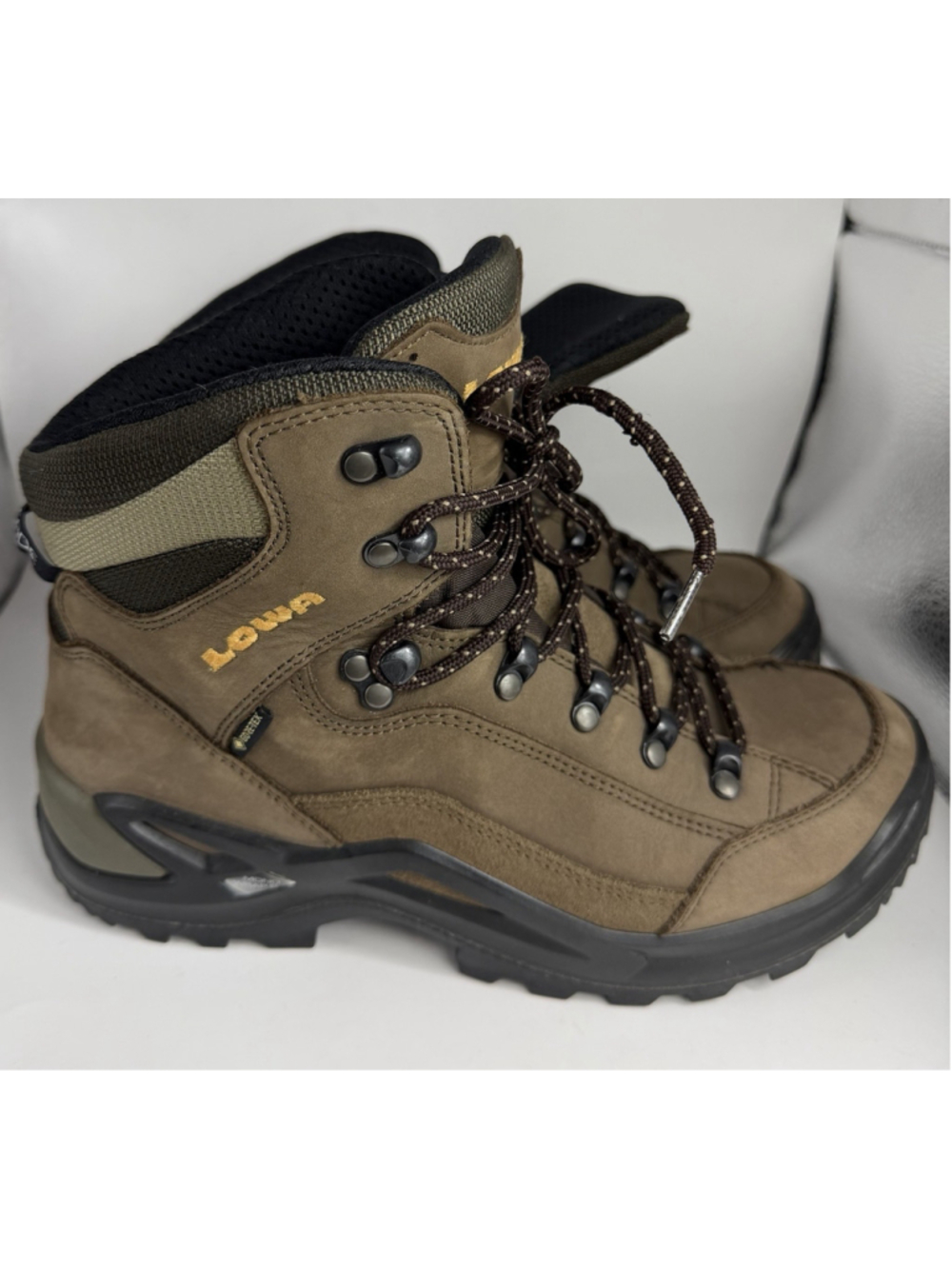 Lowa Renegade Mid Wide Hiking Boots Brown Gore-Tex Vibram Size 8
